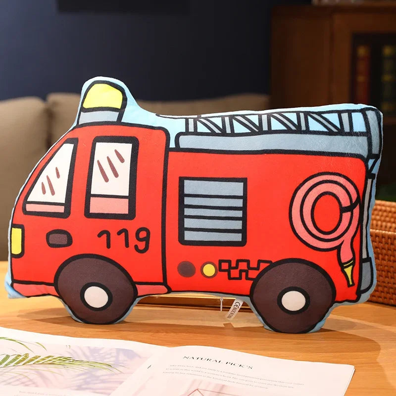 Spielerische Kuschelkissen mit Auto u. a. Motiven